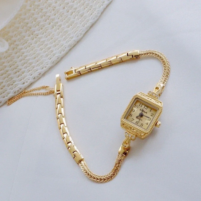 Women'S Fashion Digital Watch - Delicate and light luxury Vintage slim
