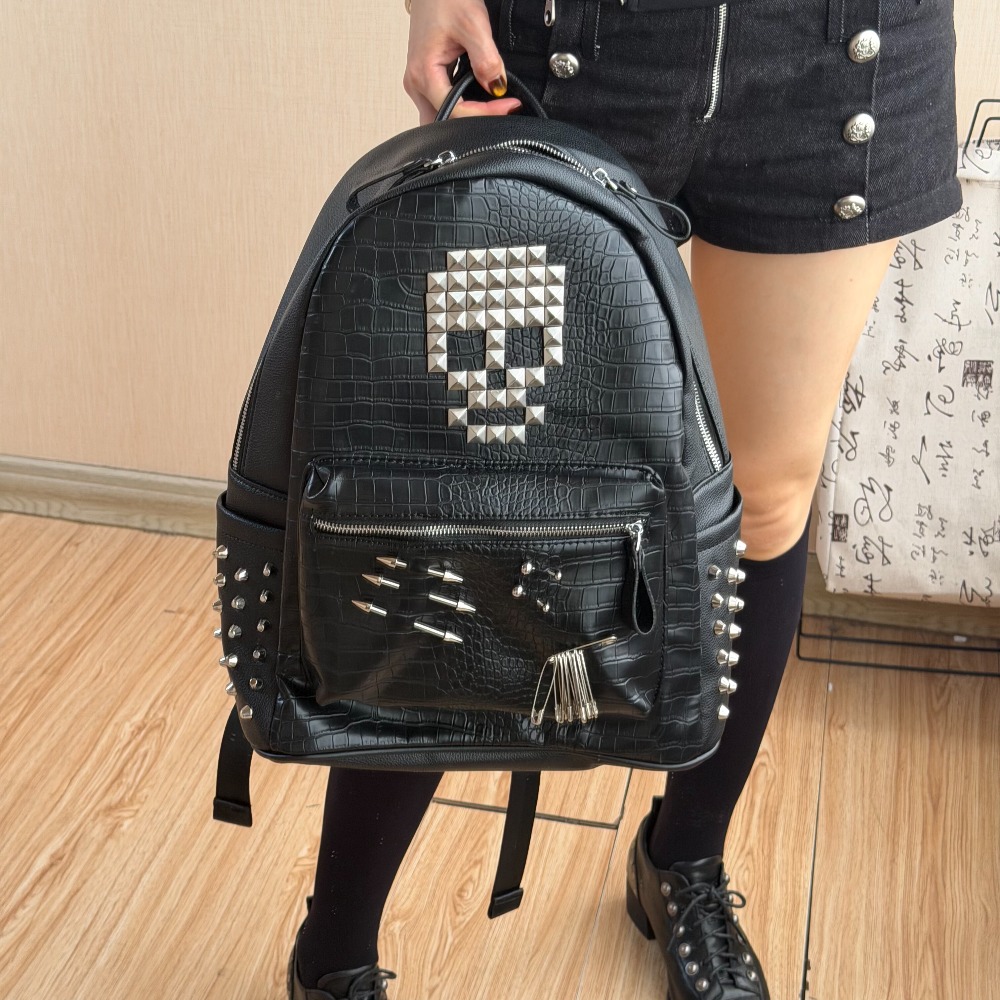 Women And Men Fashion - Original Black Crocodile Pattern Skull Rivet
