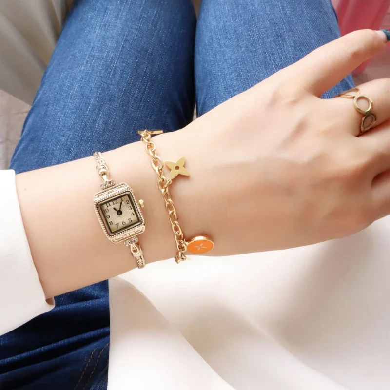 Delicate and light luxury Vint - Women'S Fashion Digital Watch recension och pris