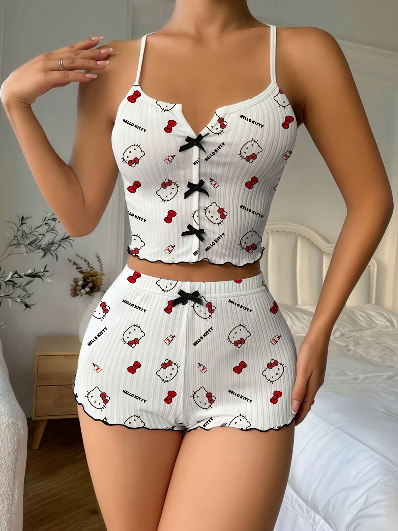 Sanrio Hello Kitty Bowknot Sus - Women'S Fashion Tops recension och pris