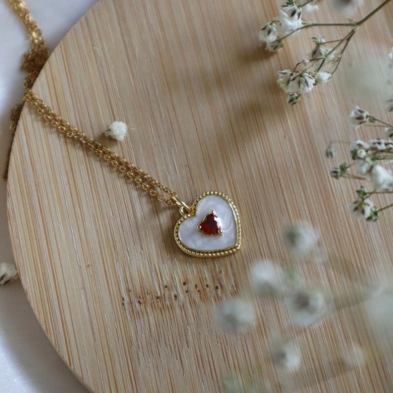 Classical White Enamel Red Zir - Women'S Day Fashion Show recension och pris